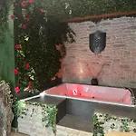 La Demeure De Poulpican Broceliande Jacuzzi Charme Et Romantique Restaurant A 300m Golfe Saint Tropez 招待所 3*