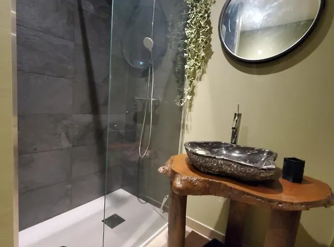 La Demeure De Poulpican Broceliande Jacuzzi Charme Et Romantique Restaurant A 300m Golfe Saint Tropez 3*