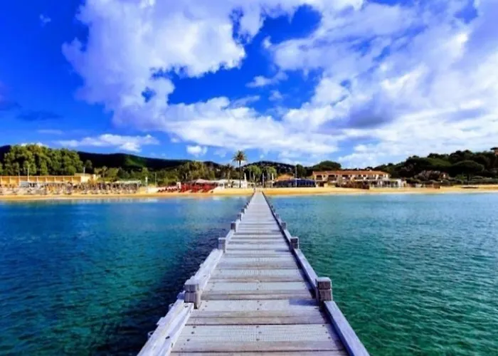 La Demeure De Poulpican Broceliande Jacuzzi Charme Et Romantique Restaurant A 300m Golfe Saint Tropez بيت ضيافة لا كروا فالميه
